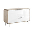 Moderne kasten met wit en houtafwerking**